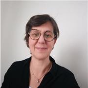 Diplômée d'une école de commerce, avec une expérience professionnelle riche et une expertise en soutien scolaire et accompagnement